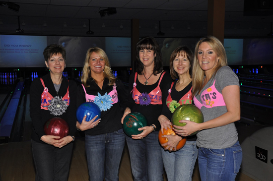 flamingo_bowl_breast_cancer_fundraiser_2013_23